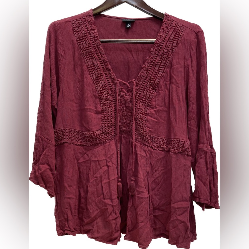 TORRID PLUS 1X VNECK RED TASSEL TOP